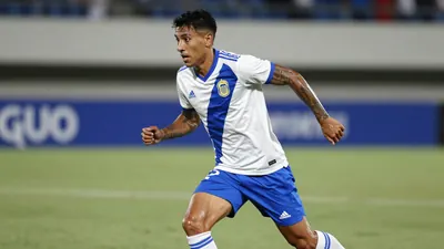 Rosario Central enfrenta problemas con Kaio César, quien podría perderse el primer partido contra Corinthians debido a...